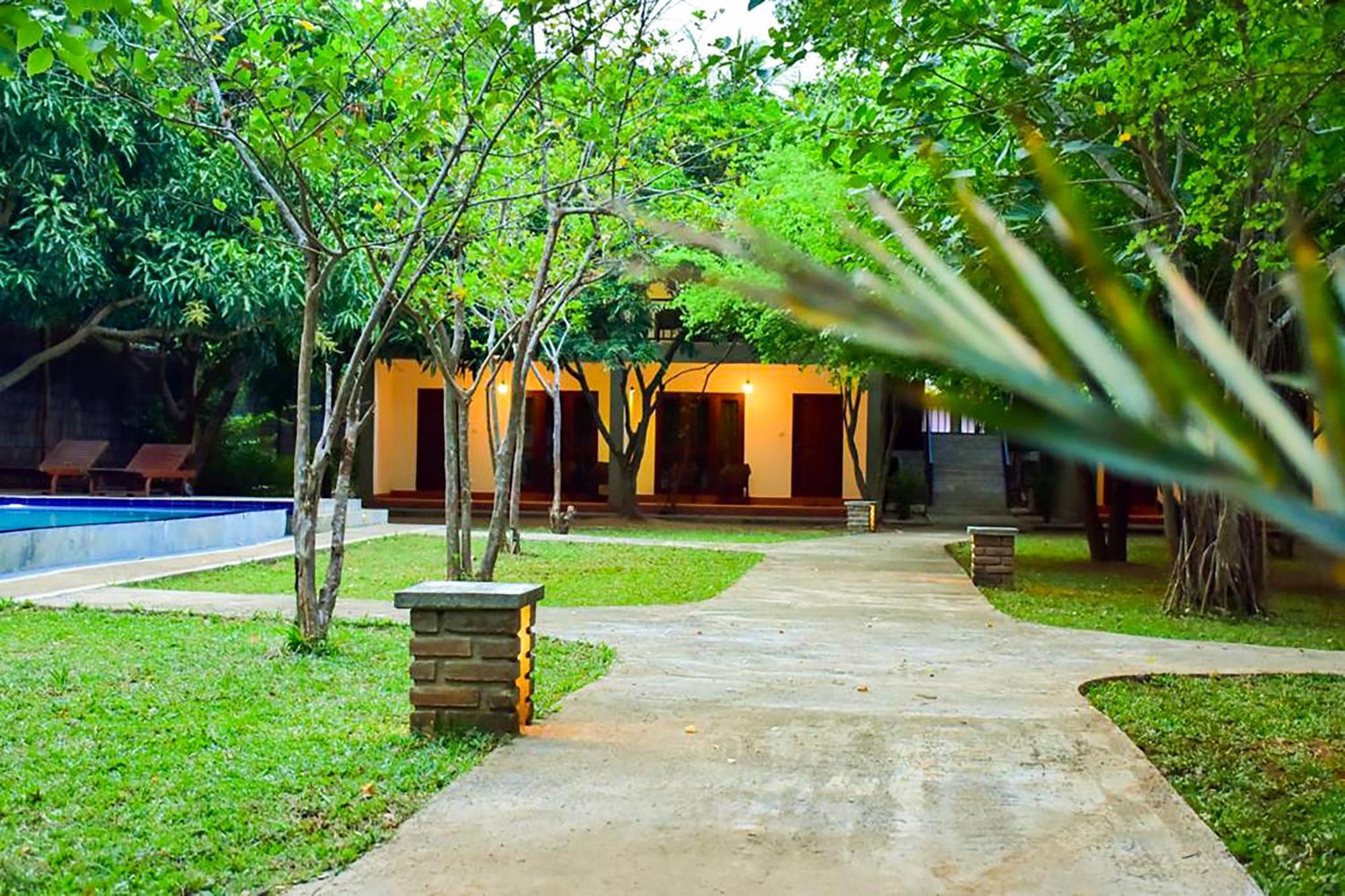 Tropicara Resort Sigiriya Buitenkant foto