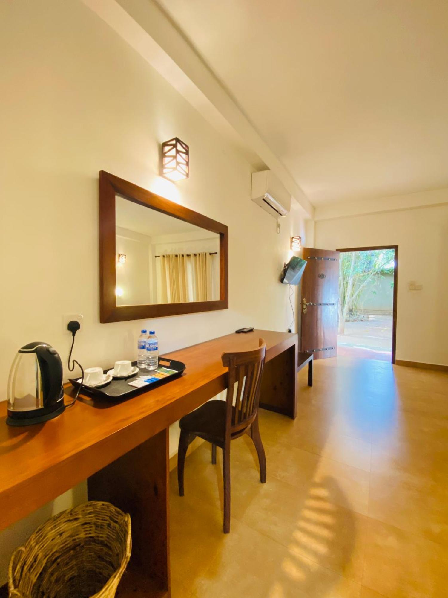 Tropicara Resort Sigiriya Buitenkant foto